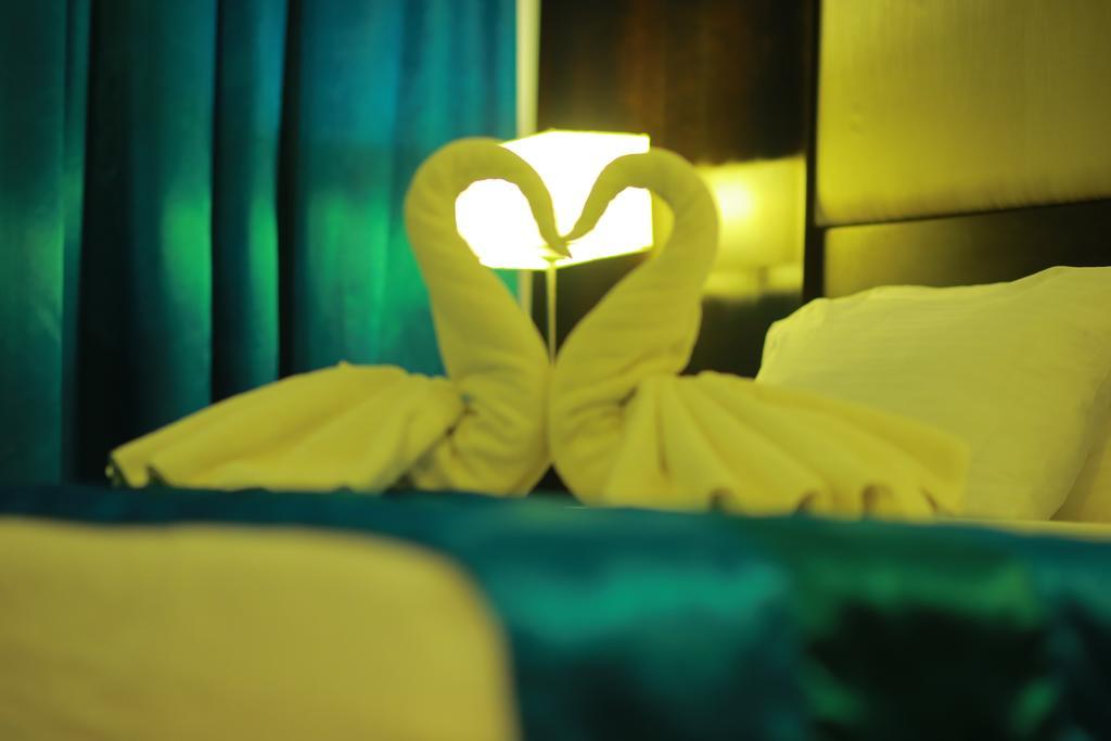 Peacock Beach Hotel Хамбантота Екстериор снимка