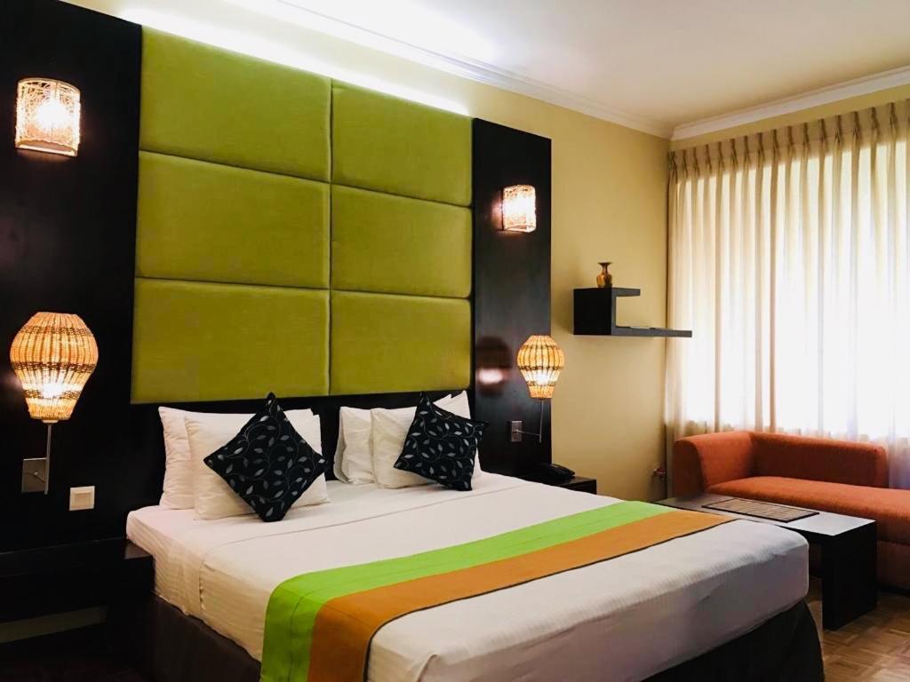 Peacock Beach Hotel Хамбантота Екстериор снимка